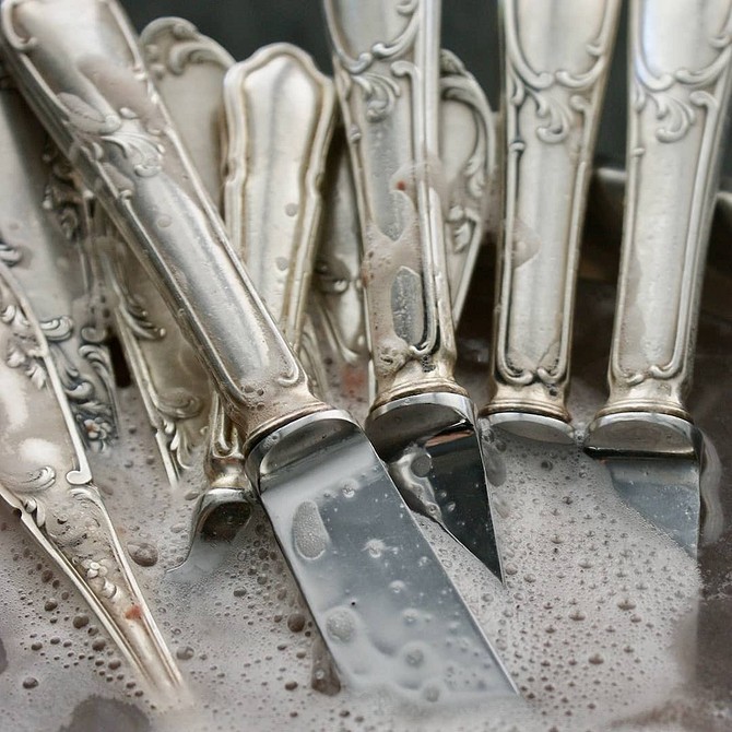 Как почистить серебро в домашних условиях, чем быстро очистить серебро от черноты, средство для очистки