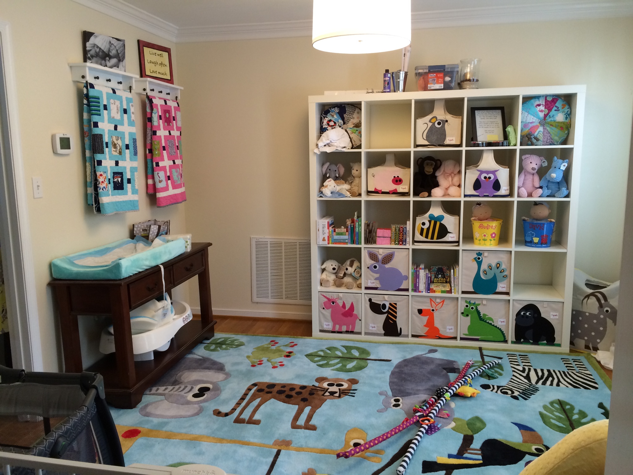 Хранение книг в квартире — идеи для маленьких помещений и детских комнат