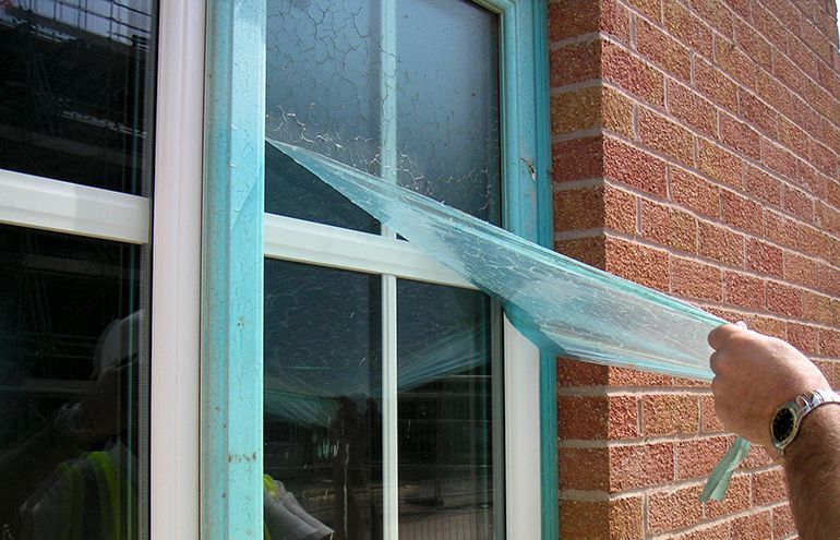 Как вскрыть пластиковое окно: слабые места, как защититься от воров