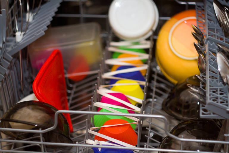 Как правильно складывать и мыть кастрюли в посудомоечной машине, какие мыть нельзя