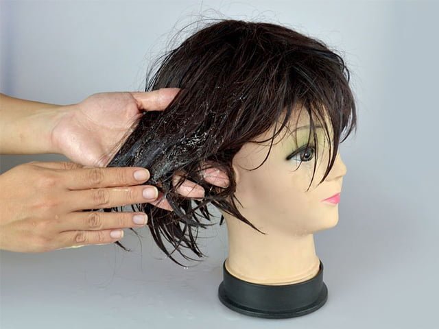 Как постирать парик в домашних условиях: способы для натуральных и искусственных материалов