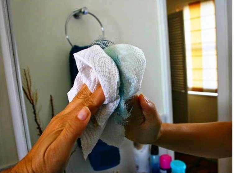 Как удалить известковый налет в ванной