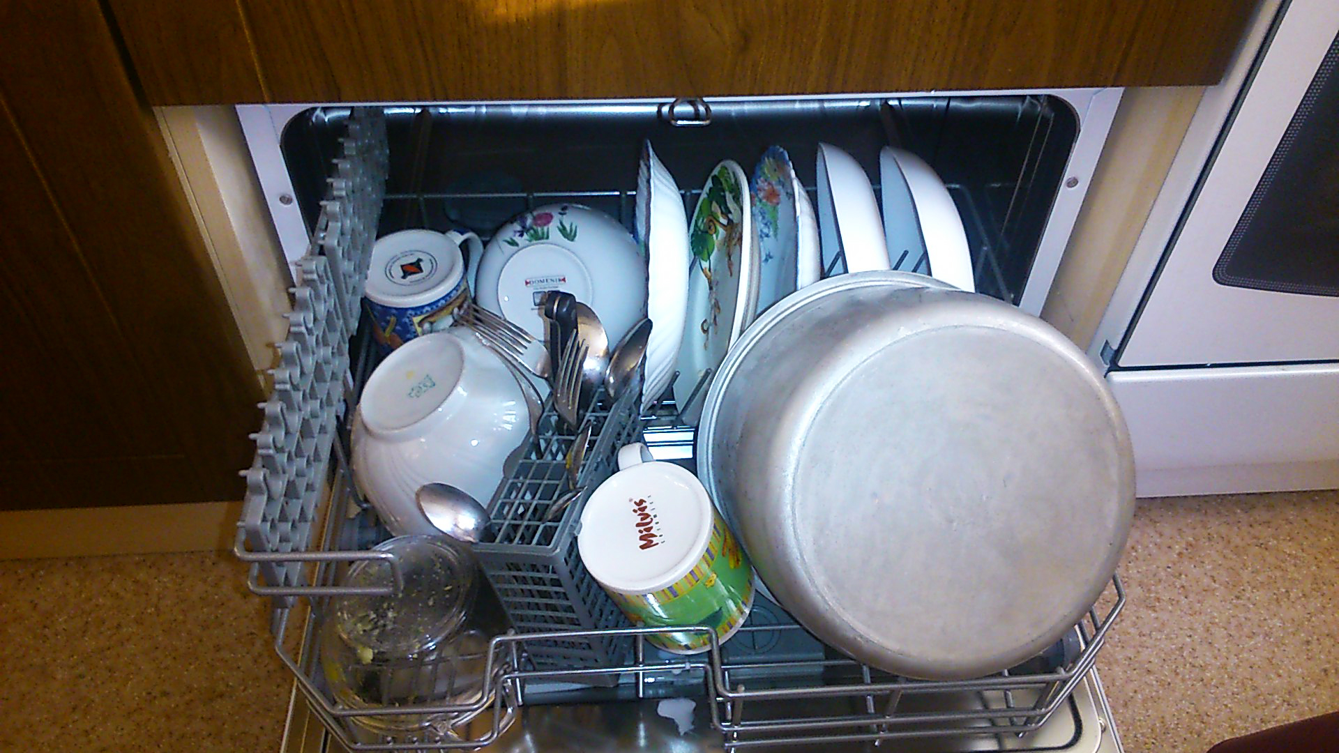 Чем можно мыть посудомоечную машину