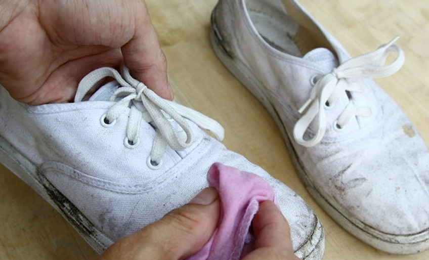 Как отбелить белые кроссовки