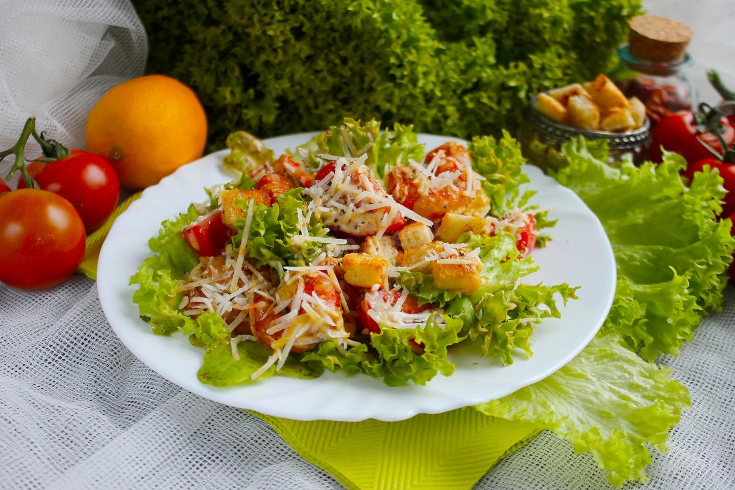 Салат цезарь с креветками в домашних условиях: 8 лучших рецептов