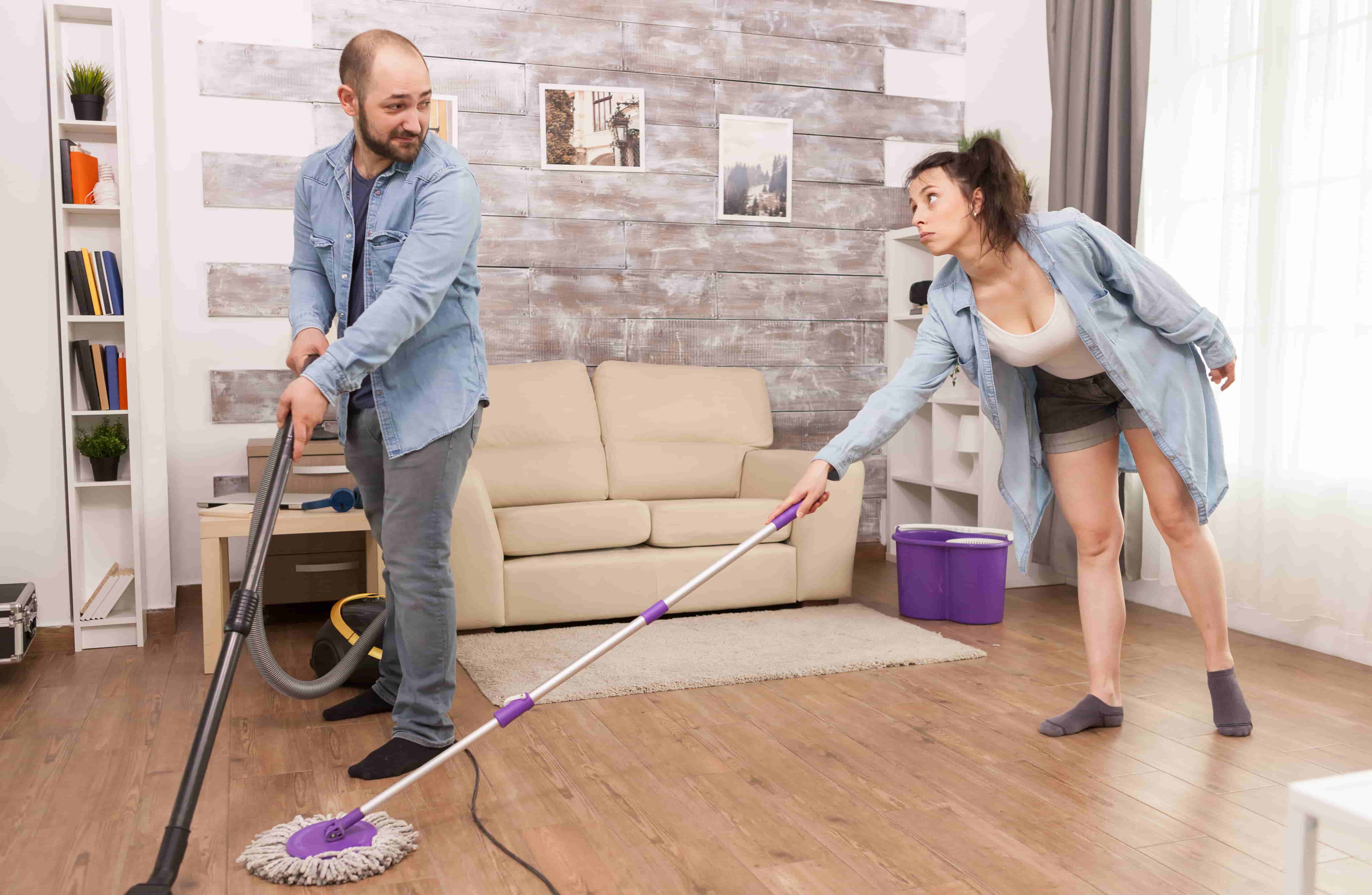 Что должен делать мужчина приходя домой? должен ли мужчина делать работу по дому, помогать жене?