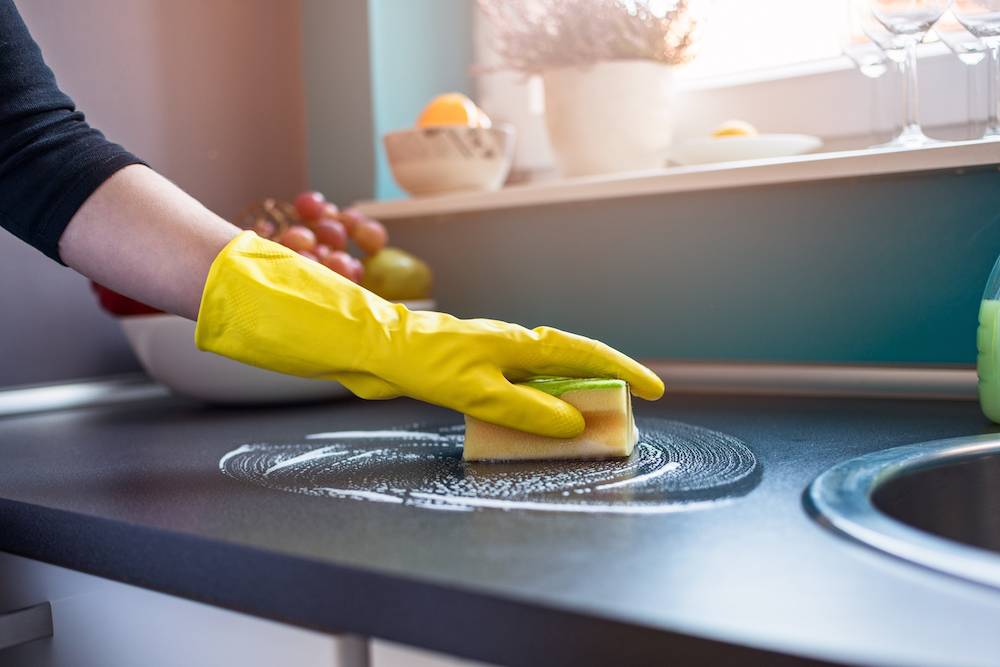 Как отчистить кухонный гарнитур от жира, как вымыть шкафы от жирных пятен
