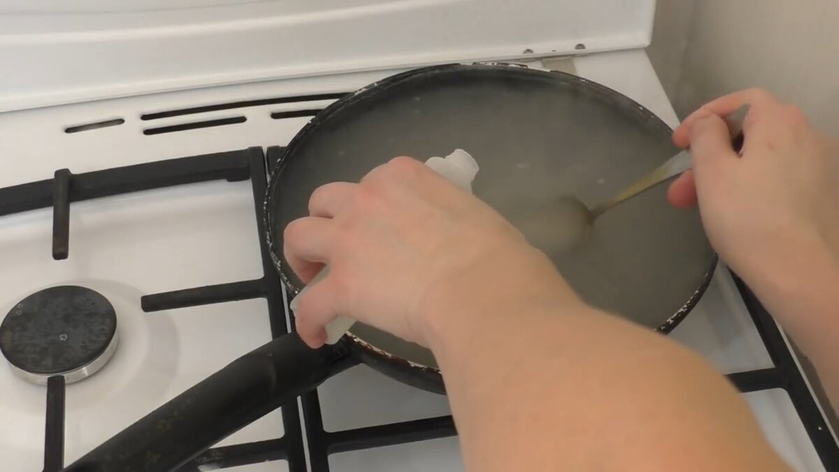 Пригорает чугунная сковорода - что делать (советы и лайфхаки)