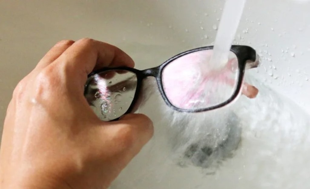 Как правильно мыть очки для зрения и чего нельзя делать, чтобы не испортить...