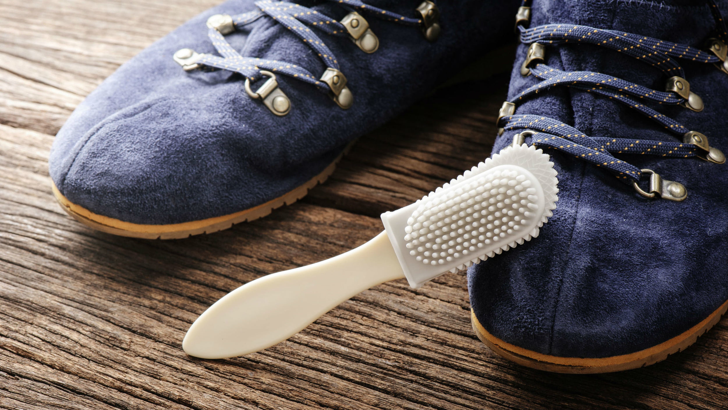 Как стирать обувь в стиральной машинке, посудомоечной и ручная чистка