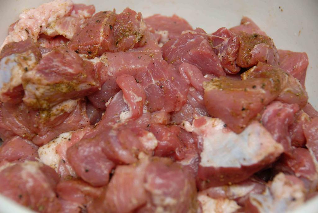 Мясо хряка: как убрать запах некастрированной свиньи