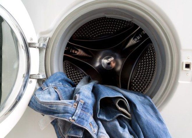 Как правильно стирать джинсы вручную что бы не испортить вещь