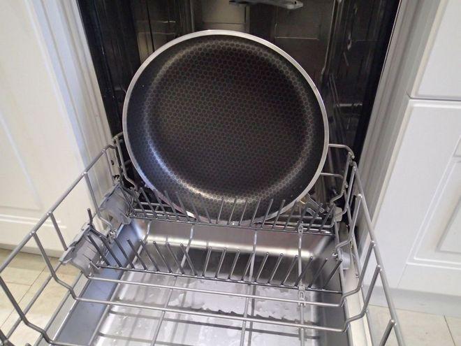 Можно ли мыть сковородки в посудомоечной машине - тефлоновые