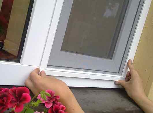Как сделать москитную сетку на окно или балкон своими руками?