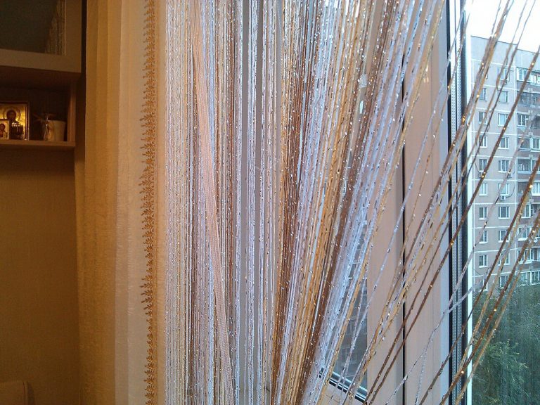 Как часто нужно стирать шторы в квартире из разных материалов