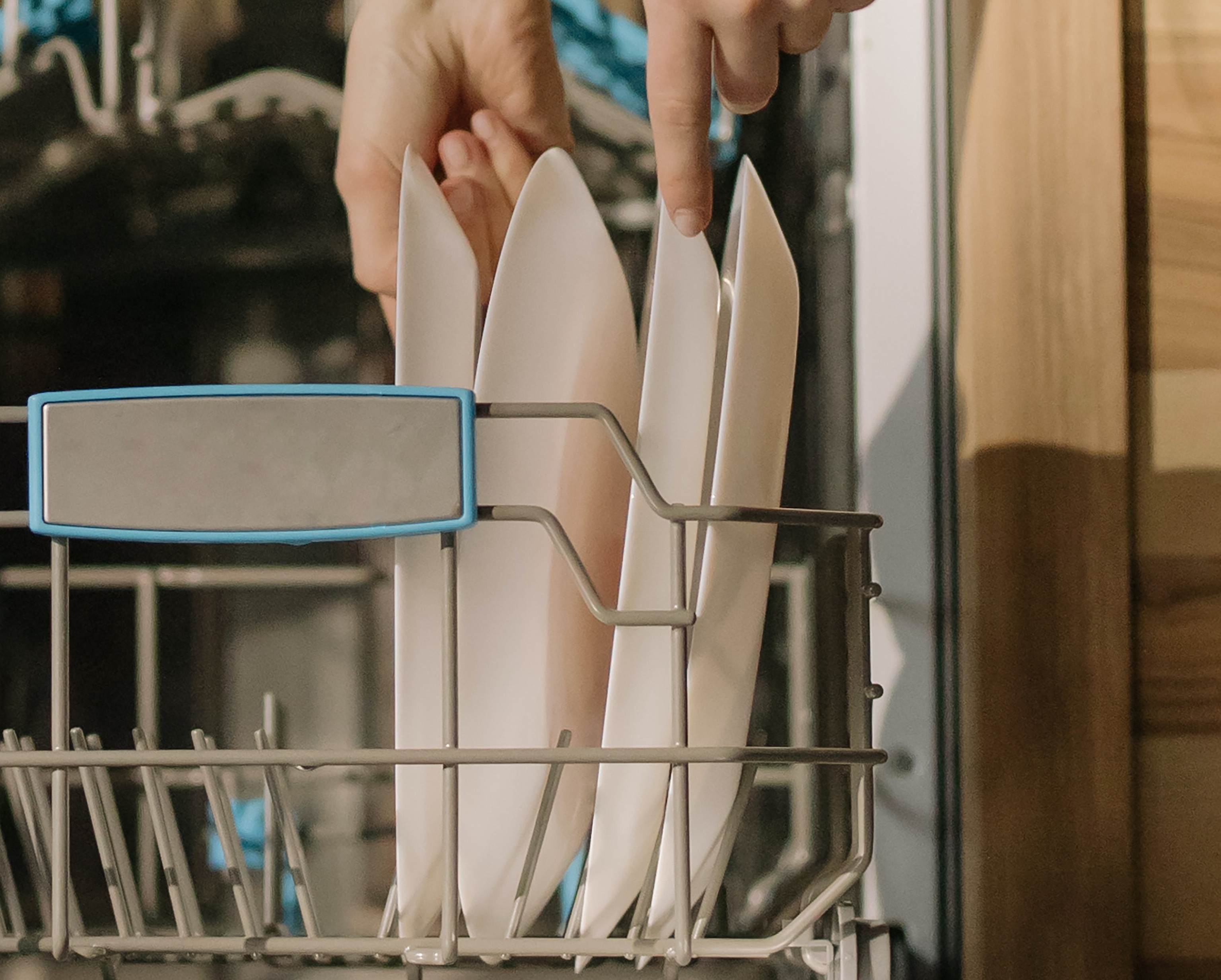 Что можно, а что нельзя мыть в посудомоечной машине?