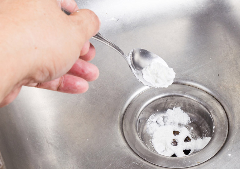 Засор в ванной: как устранить содой и уксусом и насколько безопасен этот способ