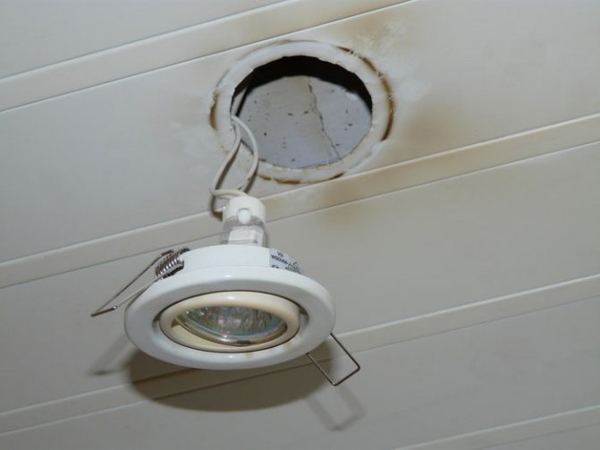 Как поменять лампочку на потолке в ванной | авто брянск
