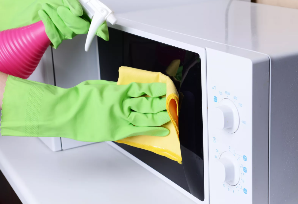 Как почистить микроволновку в домашних условиях, как быстро отмыть от жира и гари внутри с помощью лимона или лимонной кислоты, соды и уксуса + видео