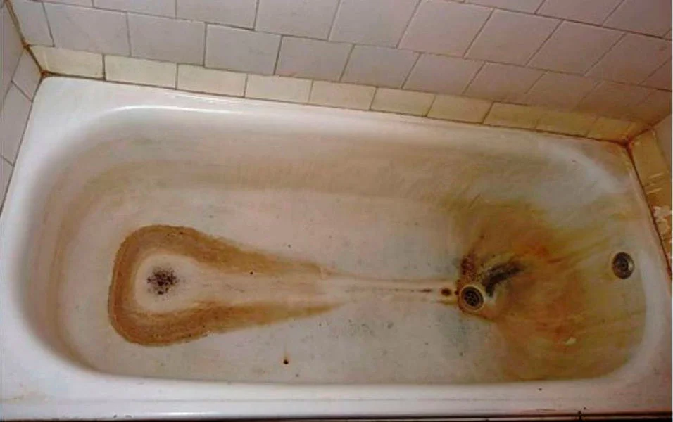 Как отмыть ванну от марганцовки в домашних условиях?