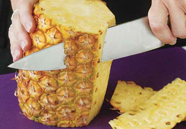 Как красиво нарезать ананас на праздничный стол. способы нарезки ананаса
