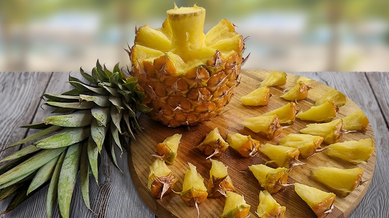 Как красиво порезать ананас на праздничный стол: видео инструкция