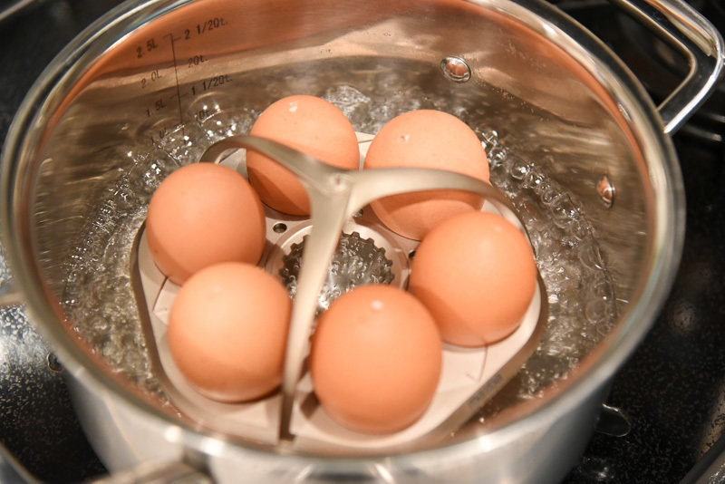 Как сварить яйцо, чтобы оно не треснуло и легко почистилось – ура! повара