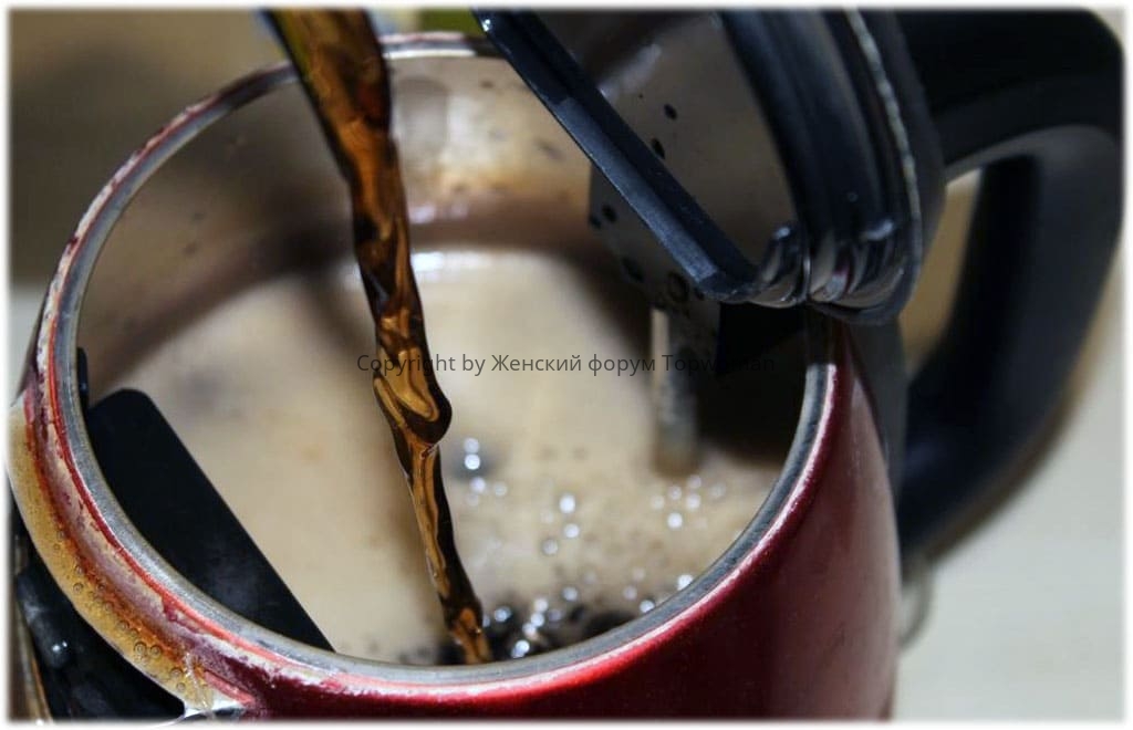 Как избавиться от накипи с помощью колы Уберет ли газировка налет в чайнике Плюсы и минусы чистки колой Чем еще можно чистить чайник и как защитить его от накипи