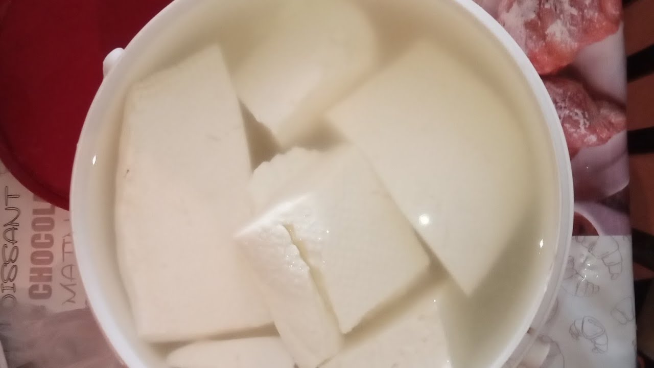 Как хранить сыр: в холодильнике или морозилке, чтобы не плесневел