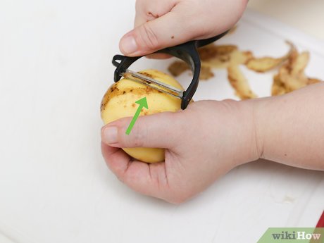 Как почистить картошку (в т. ч. молодую) быстро – 8 методов
