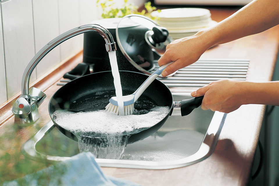10 способов: как отмыть керамическую сковороду от нагара, как очистить керамическую сковороду