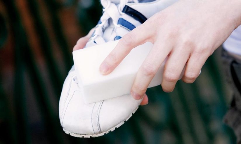 Что делать, если обувь красится изнутри – народные методы