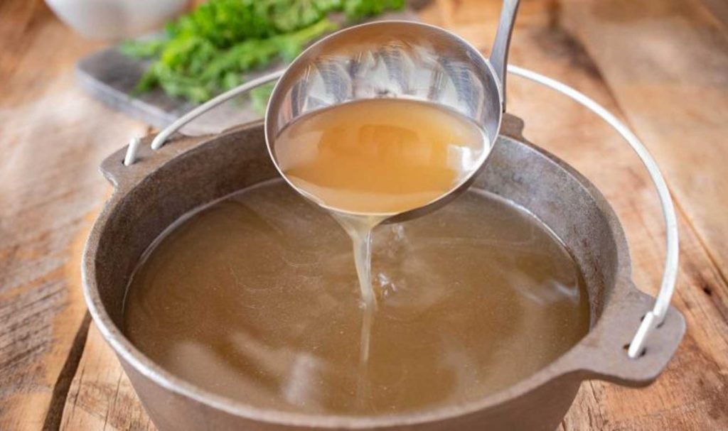 Как сделать бульон прозрачным: для супа, холодца или заливного