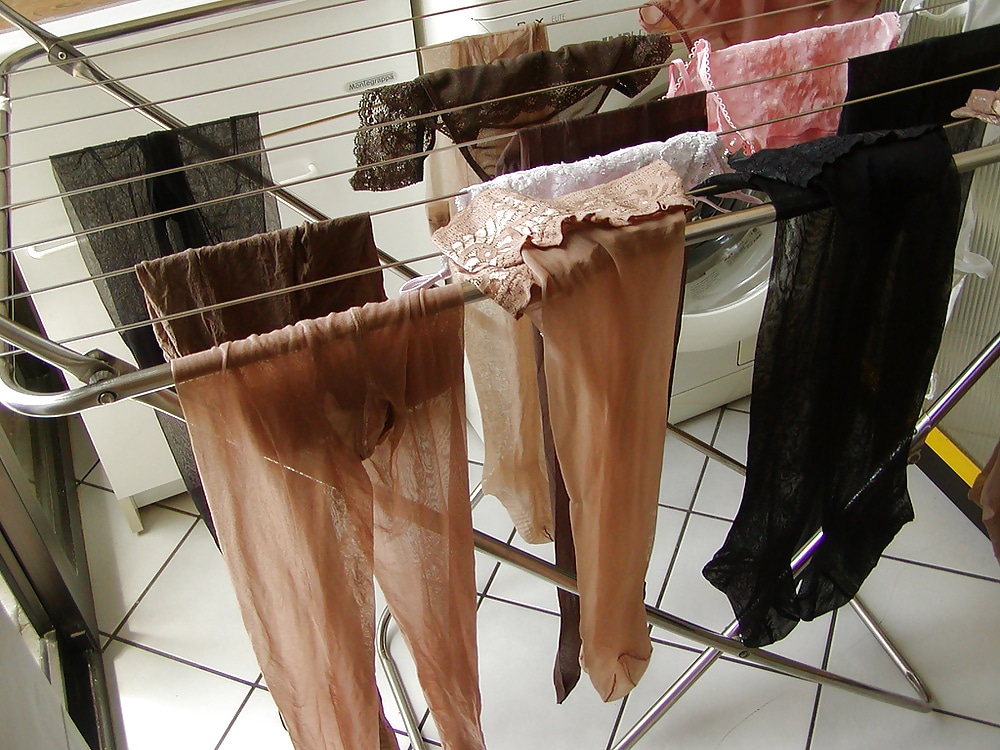 Колготки: как стирать в стиральной машине и вручную, чем стирать и как часто
