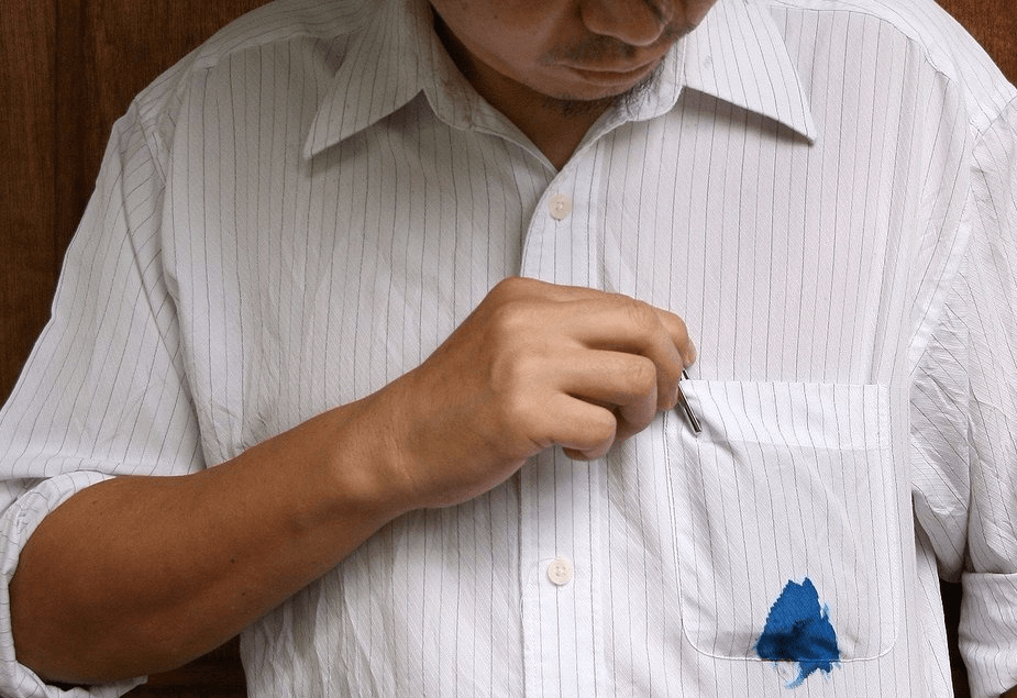 Методы и способы, как эффективно отстирать воротник мужской или женской рубашки