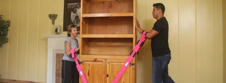 7 способов как передвинуть тяжелый шкаф: одному, по линолеуму, без ножек, в другую комнату