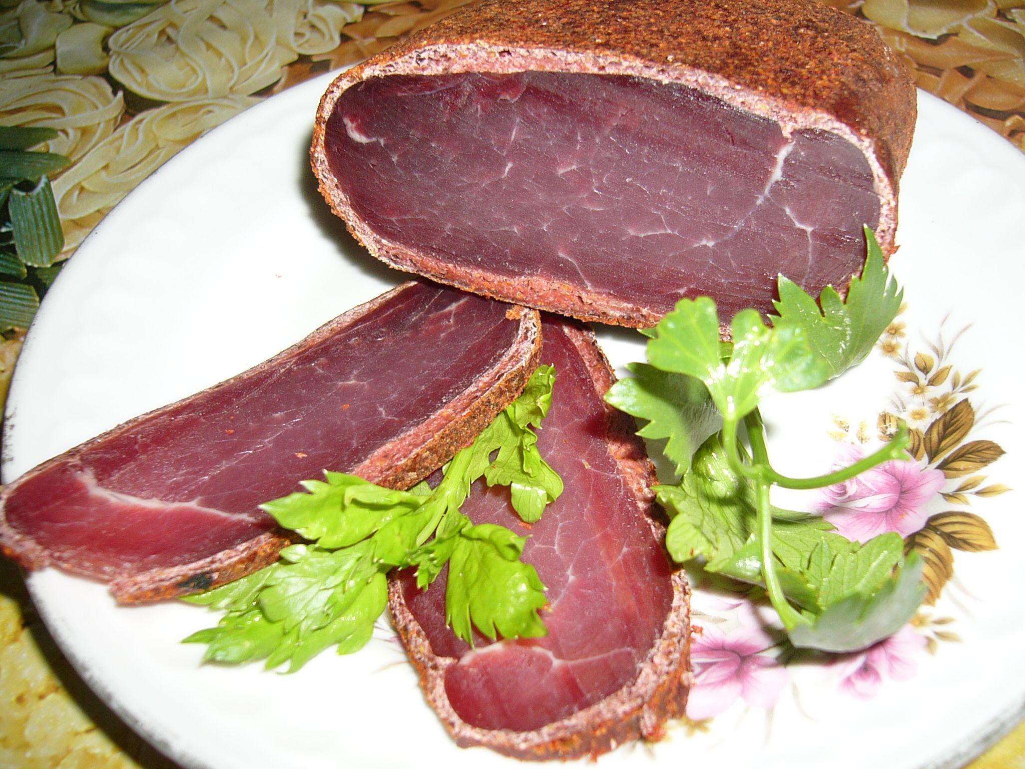Бастурма из говядины в домашних условиях - рецепты с фото. как сделать сыровяленую говядину по-армянски