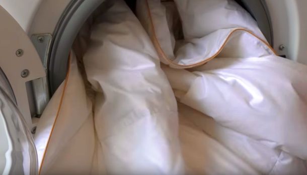 Как правильно стирать одеяло с овечьей шерстью?