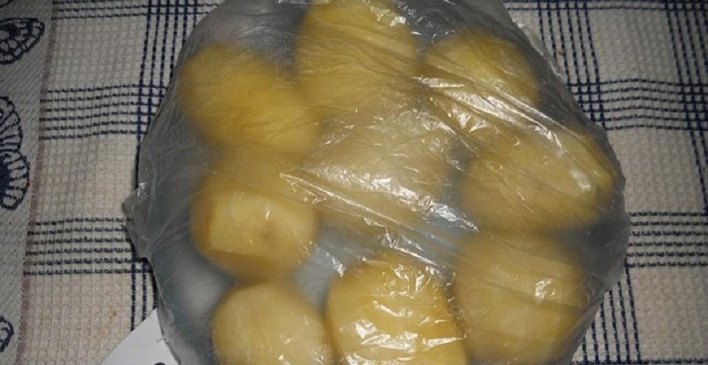 Срок хранения очищенного картофеля в воде, в холодильнике, морозилке