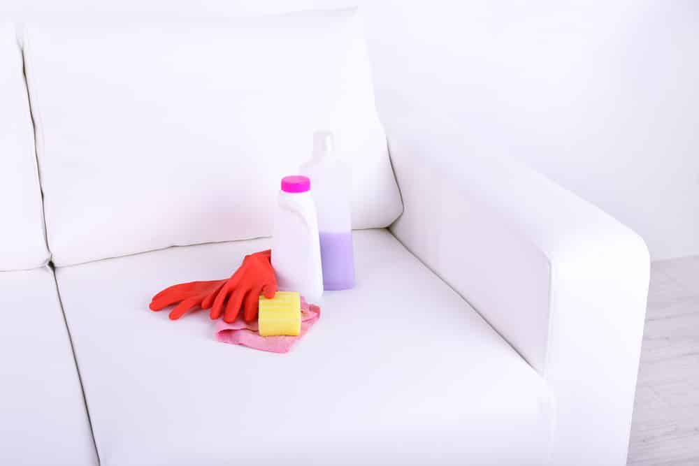Чем очистить белый кожаный диван от шариковой ручки - лучшие средства и способы
