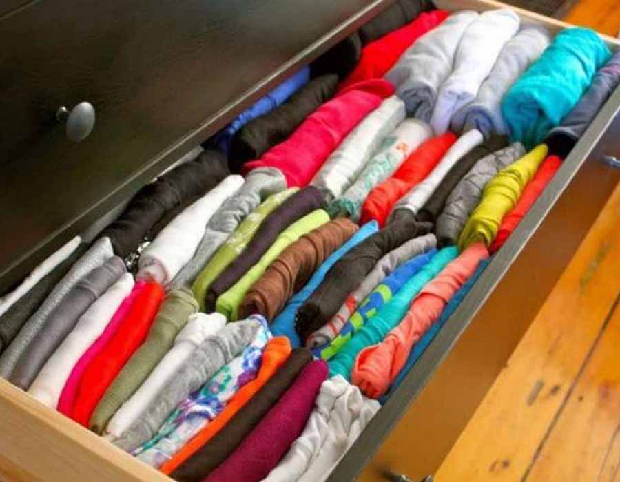 Как складывать вещи: полезные лайфхаки по организации места в шкафу
