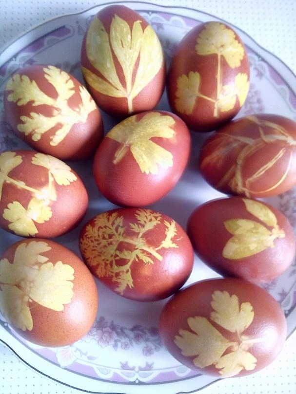 Как покрасить яйца с зеленкой и луковой шелухой: пошаговый мастер-класс с фото чтобы получились мраморные яйца