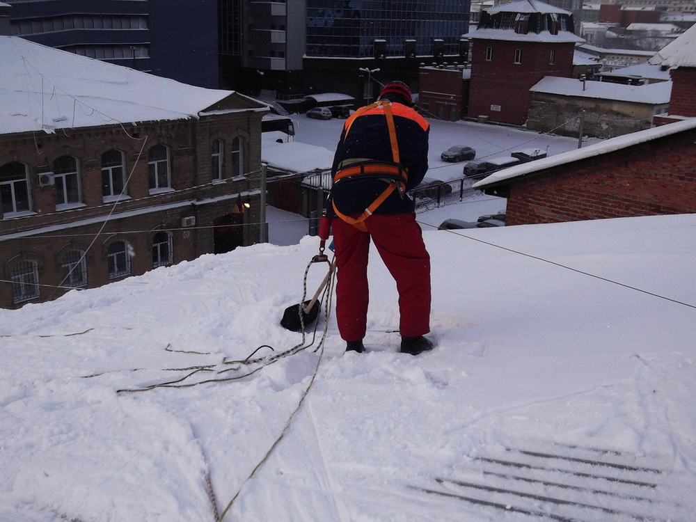 Инструкция по охране труда при очистке крыш от снега и наледи - всеинструкции.рф