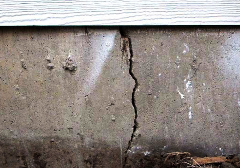 Крошится бетон после зимы: чем обработать, чтобы укрепить и остановить процесс разрушения