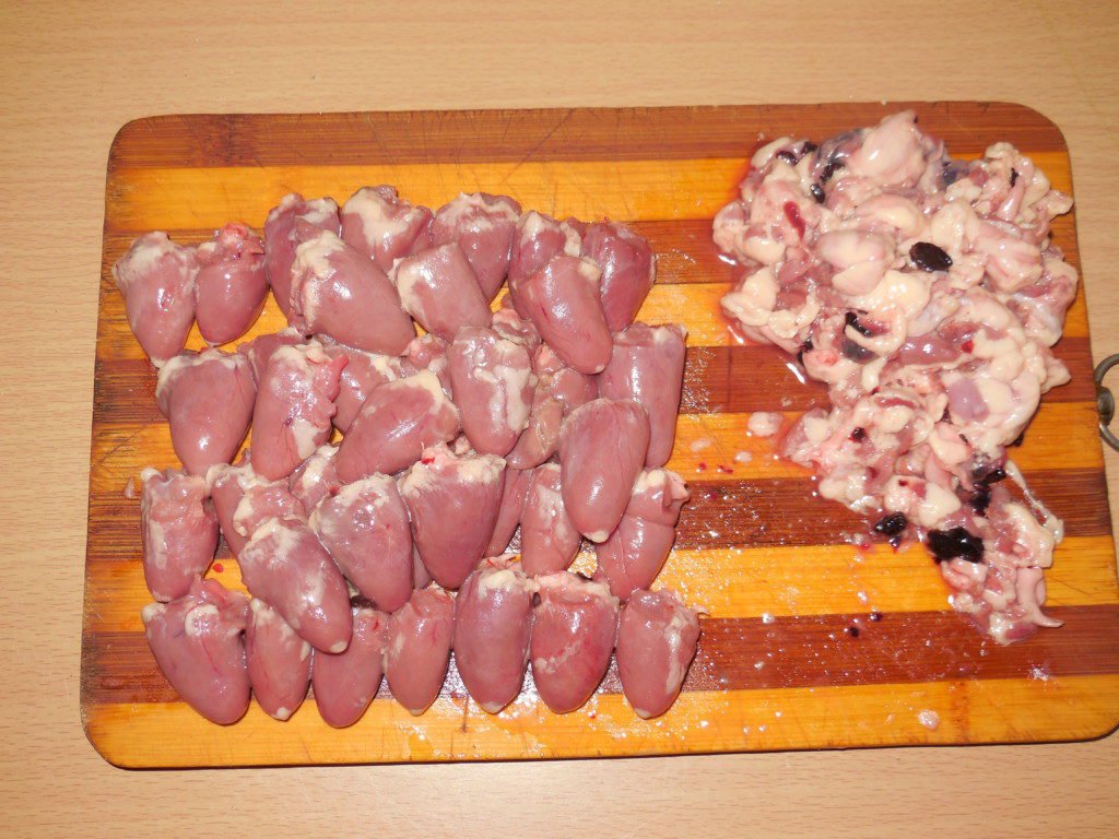 Как почистить куриные сердечки перед готовкой от плетки, для салата, тушения, шашлыка. рецепты