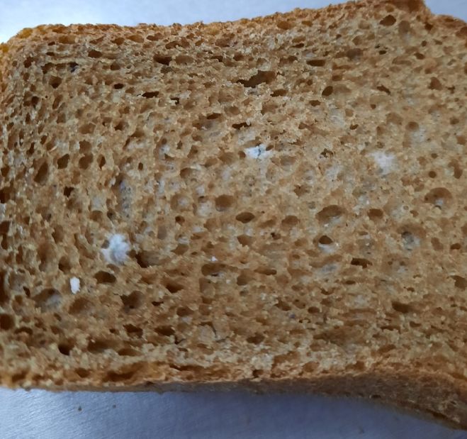Как правильно хранить хлеб дома после покупки, чтобы дольше был свежим?