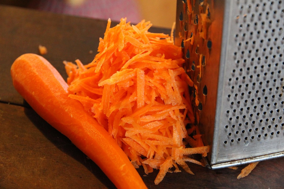 Как вывести пятно от моркови: чем отстирать сок, пюре, корейскую и свежую морковь