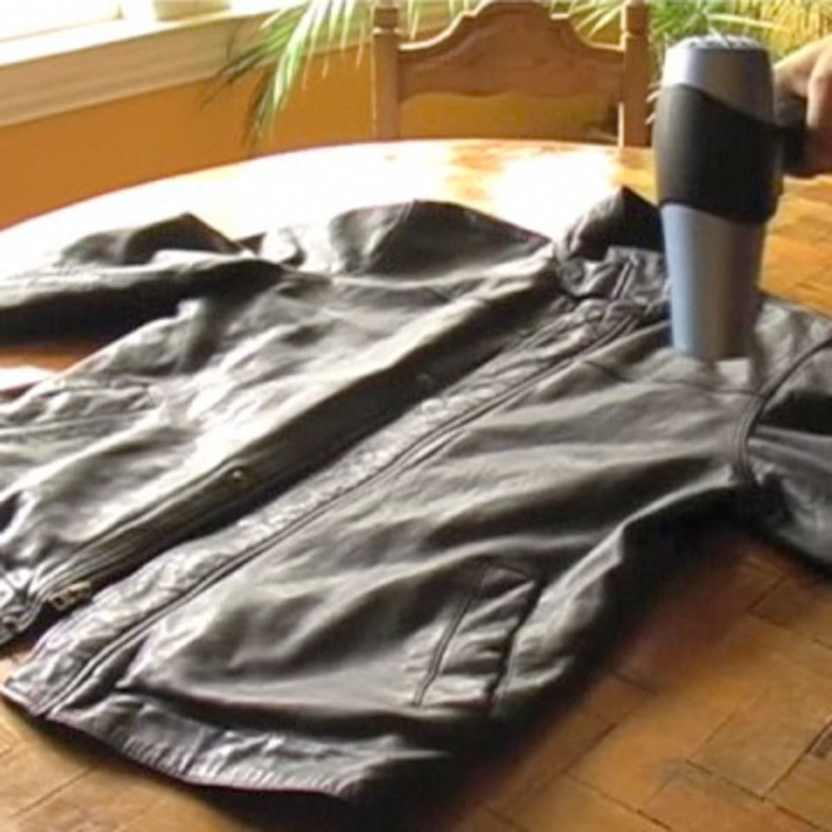Как постирать пуховик или куртку из полиэстера вручную и в машинке