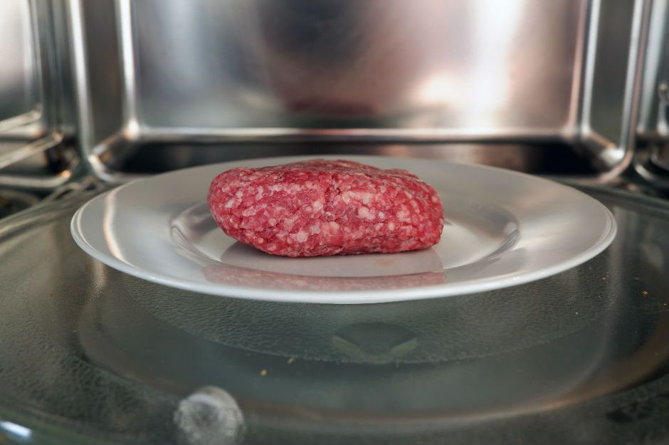 Как разморозить мясо: 5 проверенных способов.