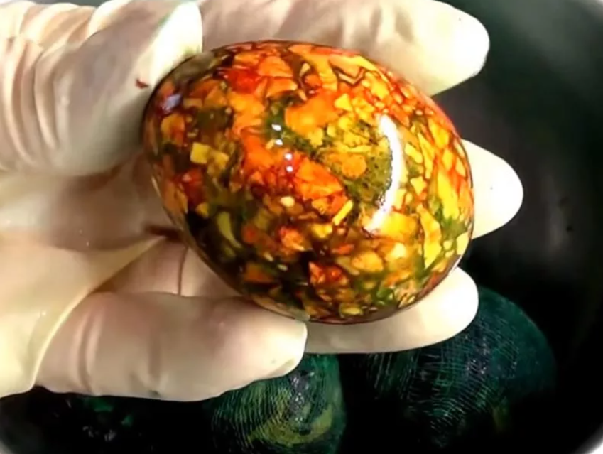 Как красить яйца в луковой шелухе: 8 способов покраски яиц на пасху
